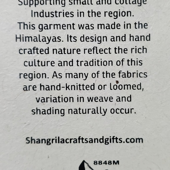 Himalayan Yak wool poncho, handmade in Nepal. Hooded and front pocket. - Picture 9 of 11